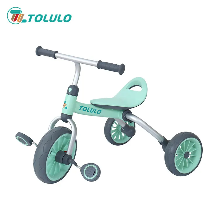 Qual é uma boa idade para obter um triciclo de bebê?