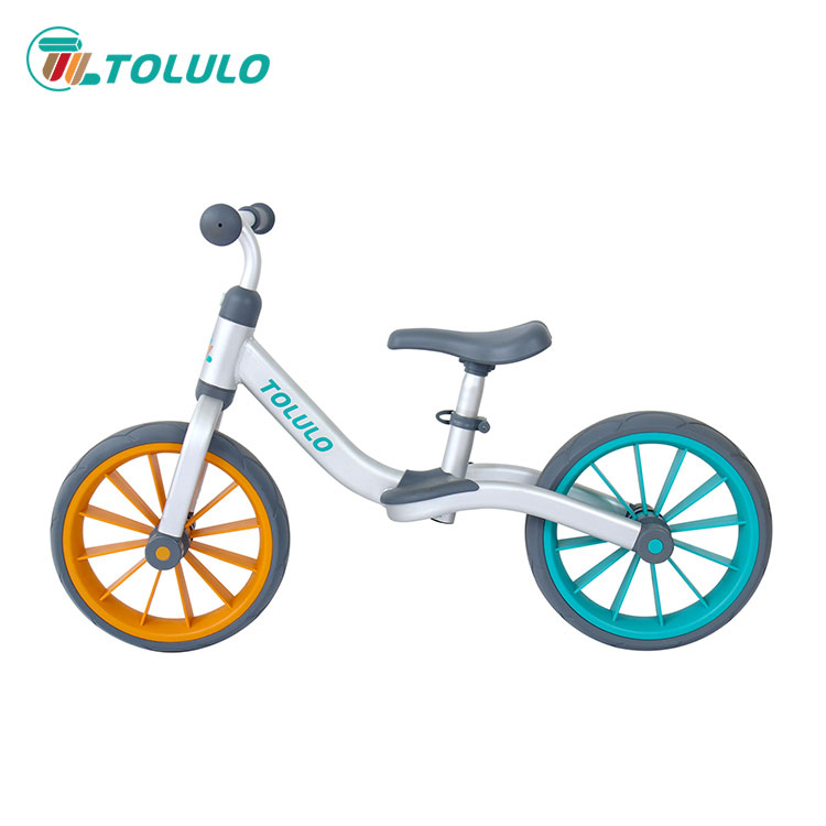 Bicicleta de equilíbrio infantil